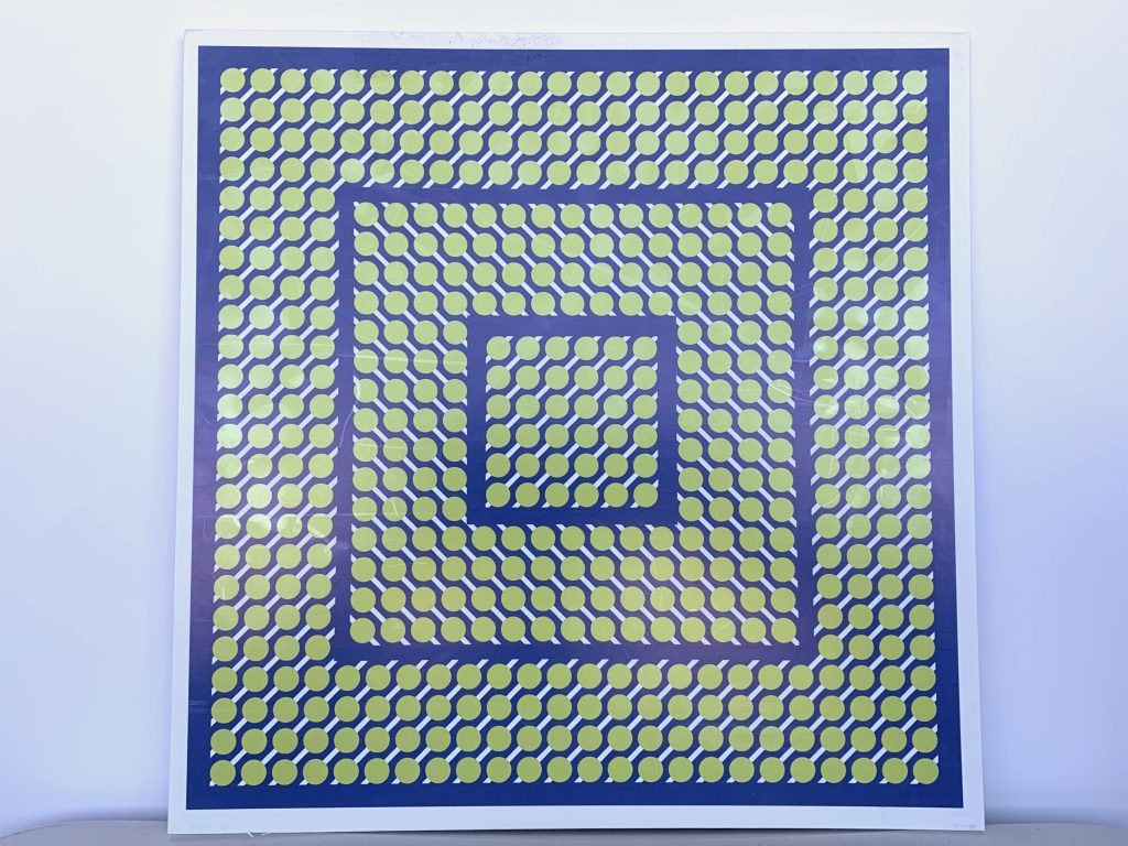 An illusion of small circles in the shape of squares. Diagonal lines under the circles give the illusion that square is moving.