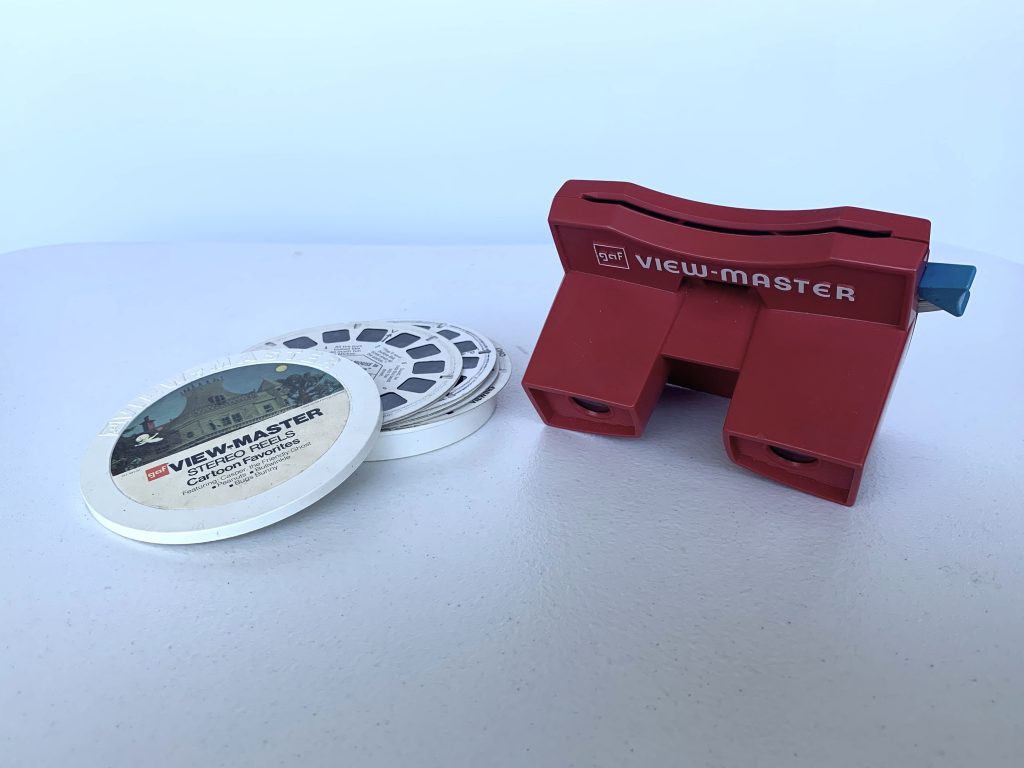 A picture of a View Master and slides.