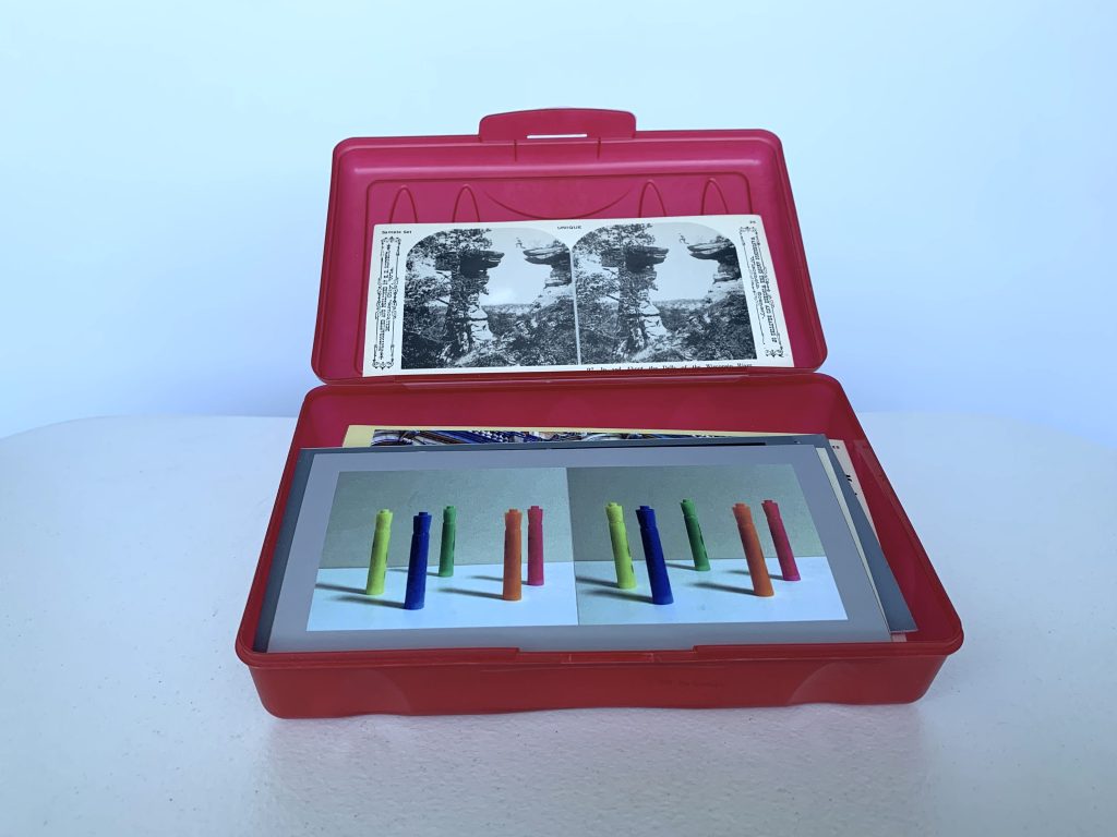 A box containing Stereoscopic images.